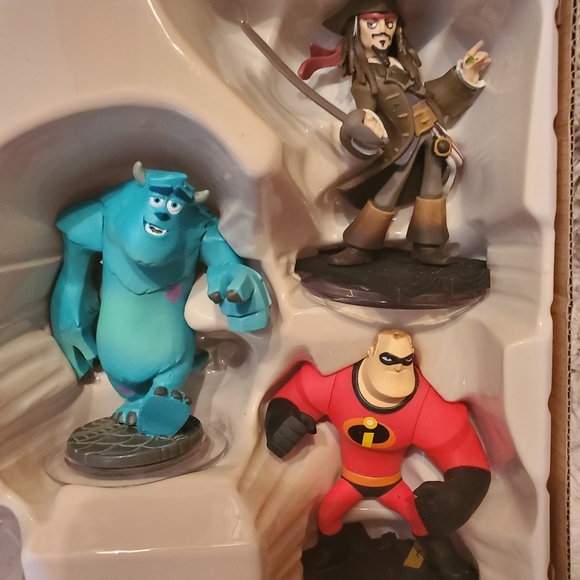 NEW Disney Infinity Nintendo 3DS Toy Box Challenge Video Game Starter Pack 3DS - Picture 9 of 9